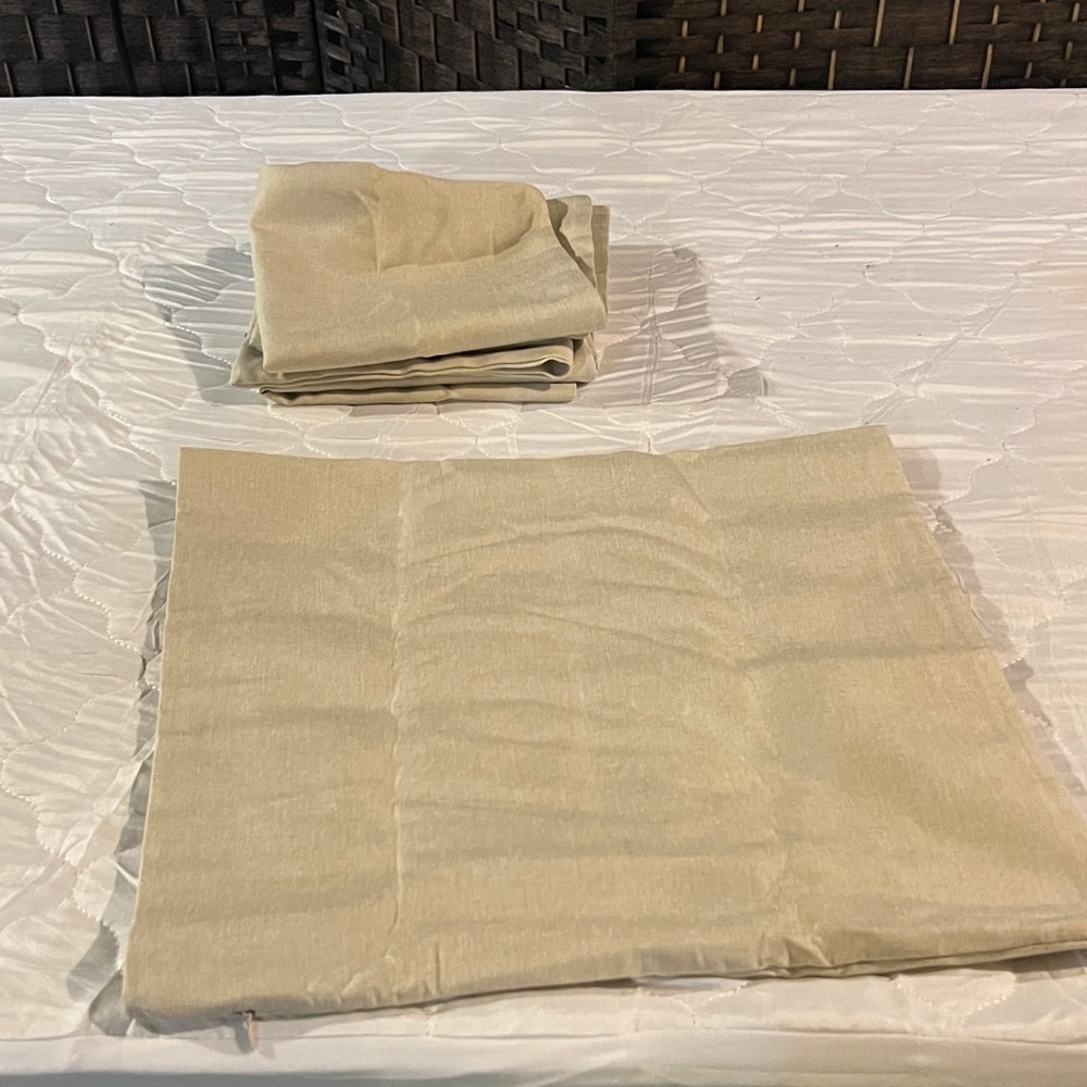 Beige Pillowcases Set